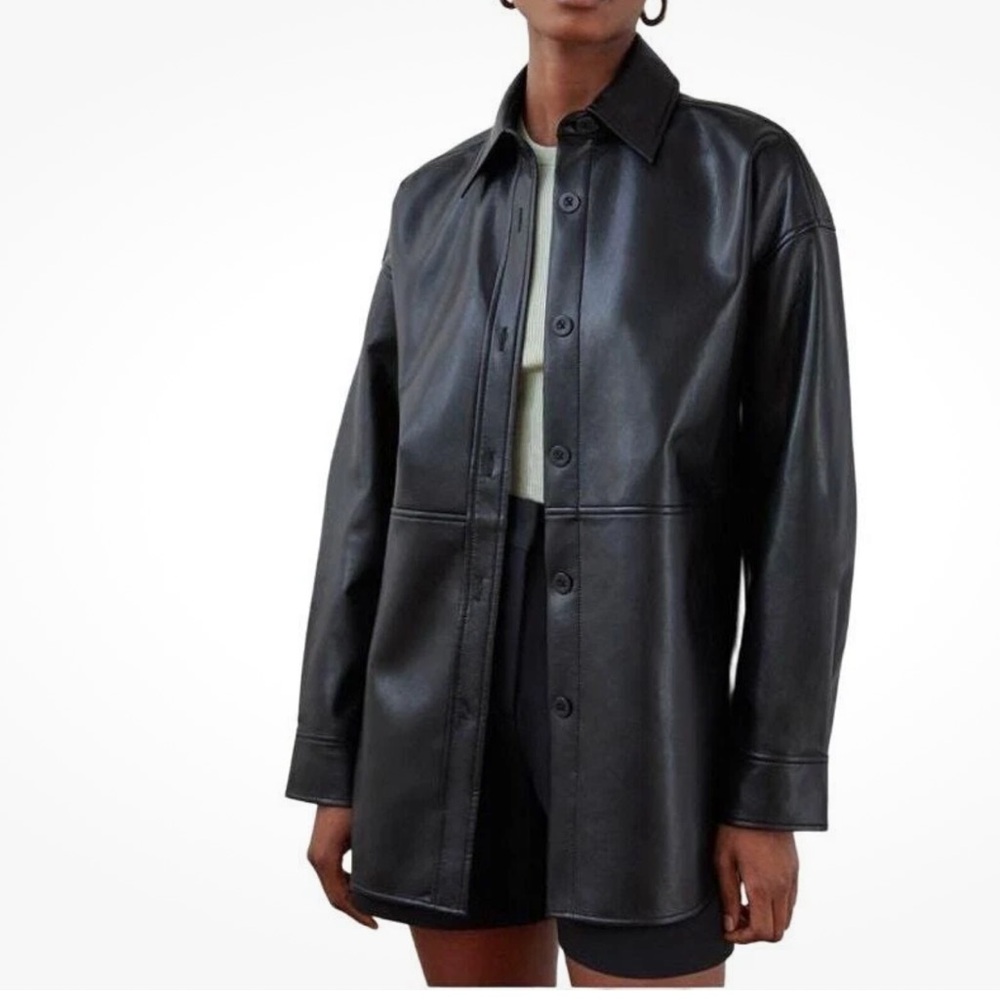 Aritzia Babaton Pelli faux‎ leather black shirt jacket long sleeved EUC size L